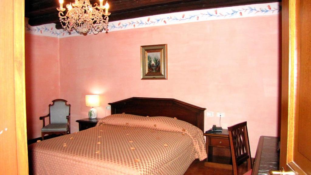 Agriturismo Cassinazza Orsenigo Pokoj fotografie